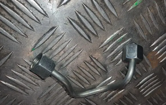 Nissan Qashqai Fuel injector supply line/pipe 