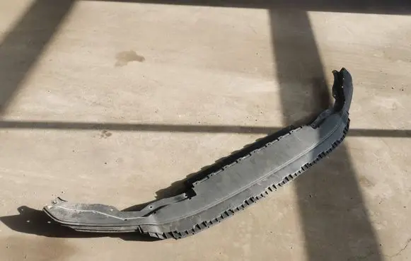 Volkswagen Tiguan Front bumper lip 5NN805903D