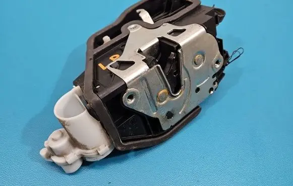 BMW X6 E71 Front door lock IMPRK1536697