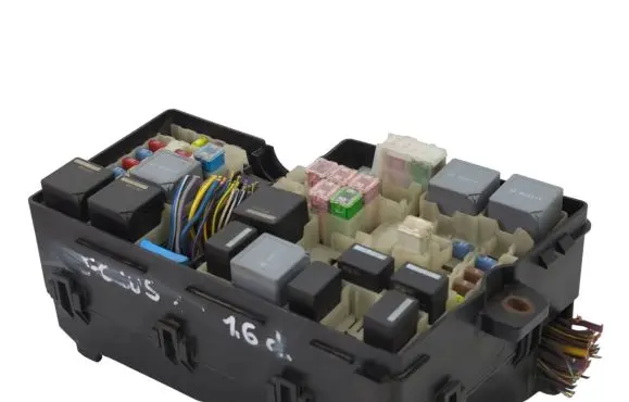 Ford Focus Fuse box set AV6T14A067AC 5B0Q10107