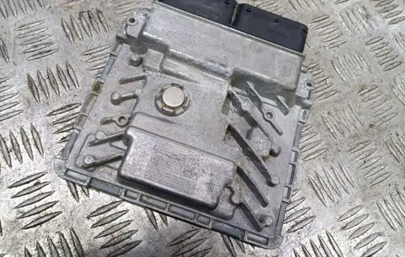 Volkswagen PASSAT CC Engine control unit/module ECU