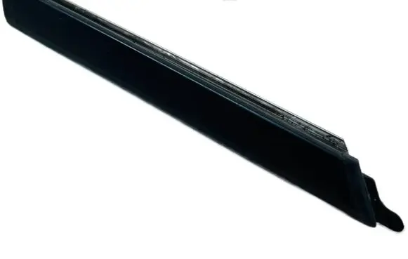 Toyota Avensis T270 Front door window/glass frame OYT26281