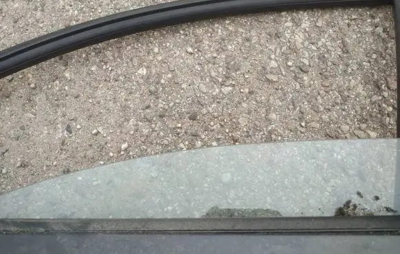 Nissan Primera Front door window glass four-door as2