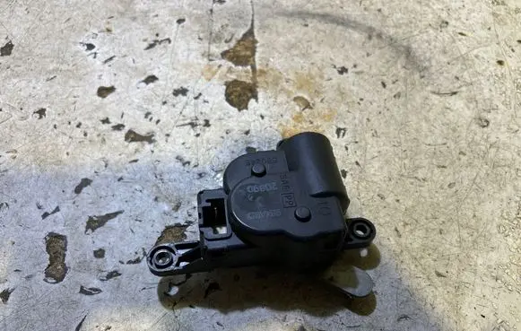 Chrysler 300M Air flap motor/actuator 58024E