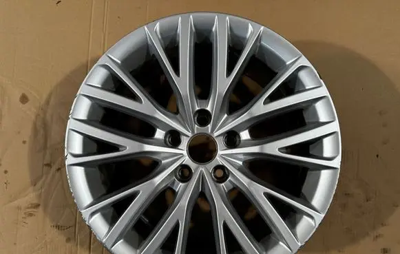 Seat Leon (5F) R17 alloy rim 