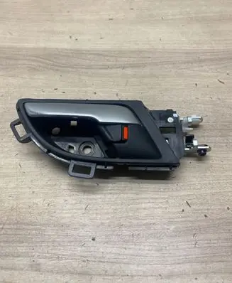 Honda CR-V Rear door interior handle