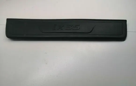 Hyundai ix35 Front sill trim cover 858702Y100 8587C2Y100