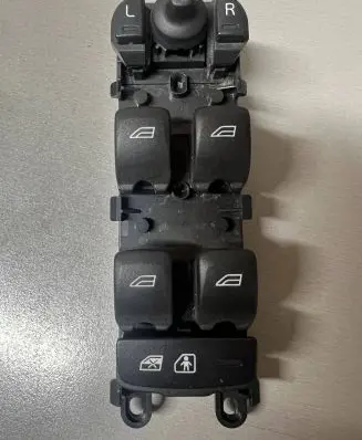 Volvo XC70 Electric window control switch 31272005 10W353 SVEA05