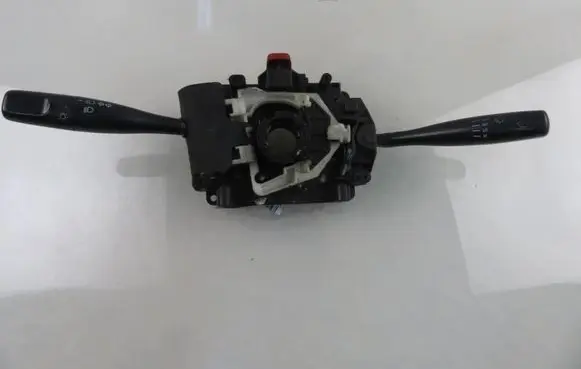 Wiper turn signal indicator stalk/switch