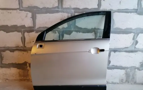 Chevrolet Captiva Front door