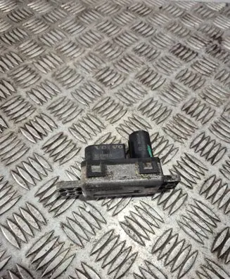 Volvo V60 Glow plug pre-heat relay 31431776 0281003145