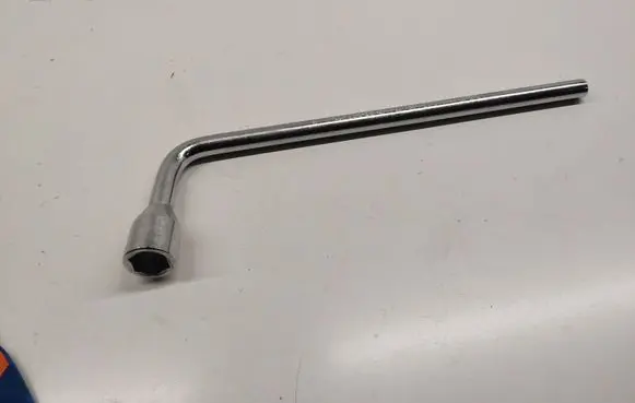 Mercedes-Benz ML W166 Wheel nut wrench A2215810901