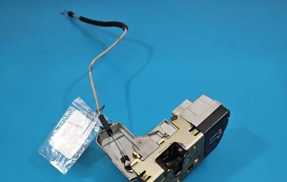 Peugeot 307 Front door lock IMPRK1555258