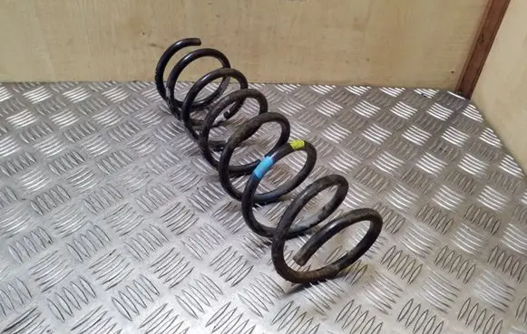 Mazda 3 I Rear coil spring
