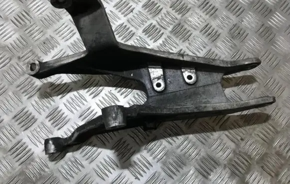 Opel Sintra Engine mounting bracket 10267397