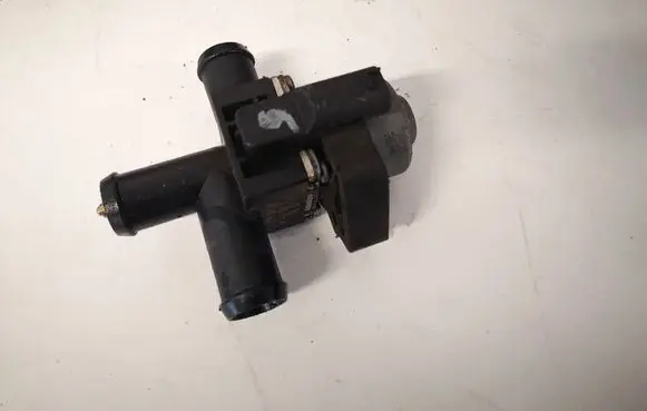 Mercedes-Benz A W176 Coolant heater control valve A2465000040