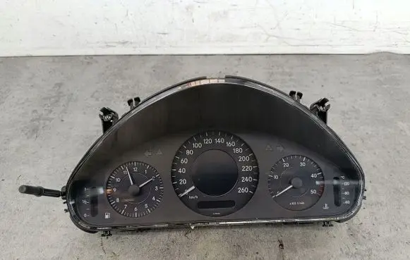 Mercedes-Benz E W211 Speedometer (instrument cluster)