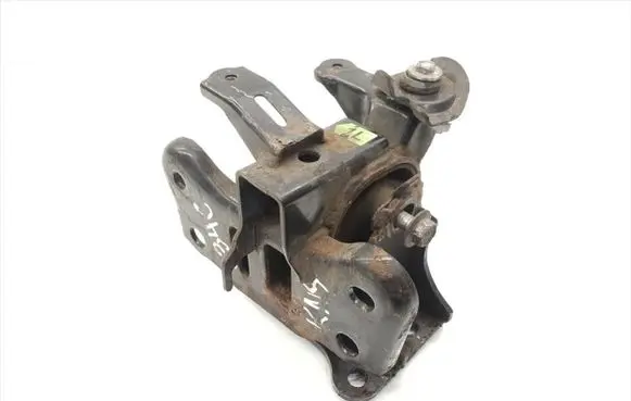 Toyota Avensis T270 Engine mounting bracket