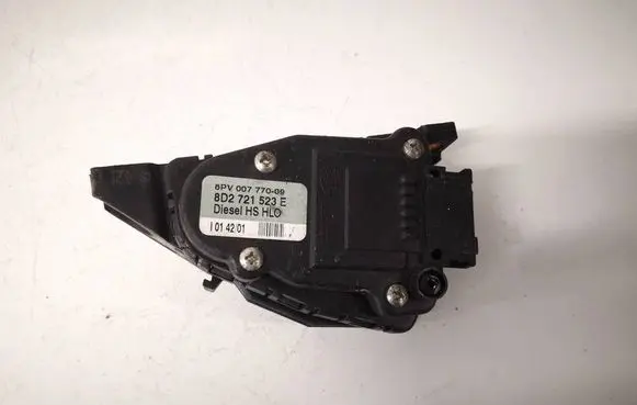 Volkswagen PASSAT B5.5 Accelerator throttle pedal 8D2721523E
