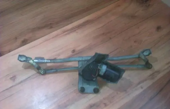 Ford Escort Front wiper linkage and motor 91ag17624aa