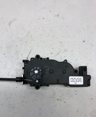 Mercedes-Benz E W212 Tailgate/trunk/boot lift motor A2047500060
