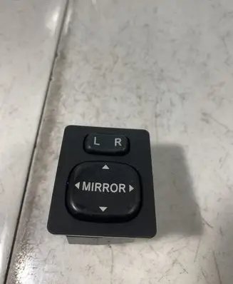 Toyota Corolla Verso AR10 Wing mirror switch 183574