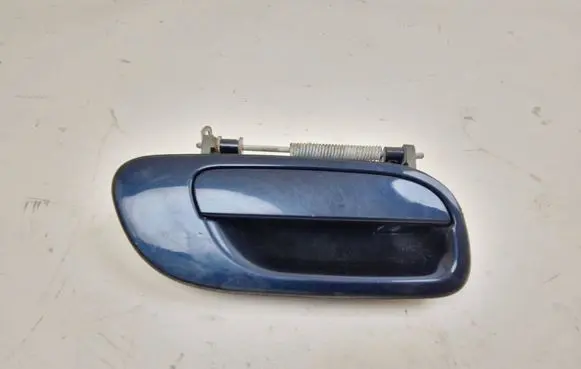 Volvo V70 Front door exterior handle 