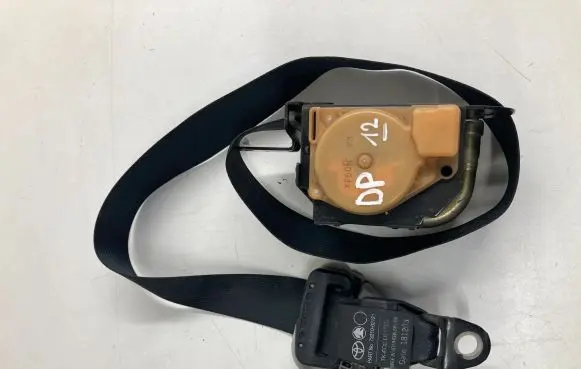 Toyota Corolla E120 E130 Front seatbelt 7321002121