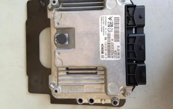 Peugeot 308 Engine control unit/module ECU 9652543780