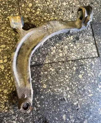 Volkswagen Transporter - Caravelle T5 Front lower control arm/wishbone