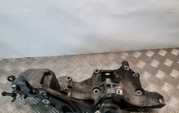 Volkswagen PASSAT B6 Generator/alternator bracket 03L903143D