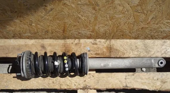 Maserati Quattroporte Front shock absorber with coil spring 6700054550 462400009634