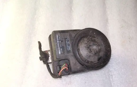 Volkswagen PASSAT B6 Alarm system siren 1K0951605C