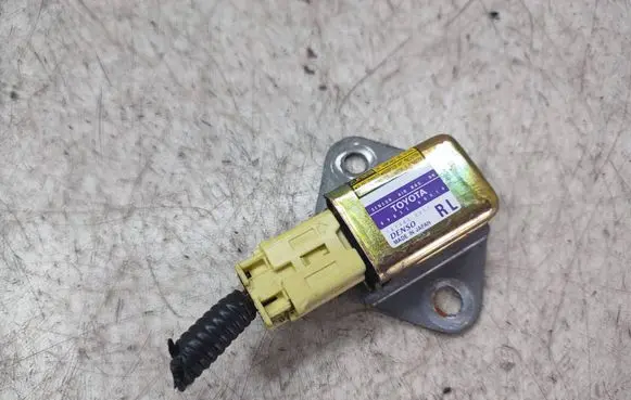 Toyota Land Cruiser (J120) Airbag deployment crash/impact sensor 8983360010