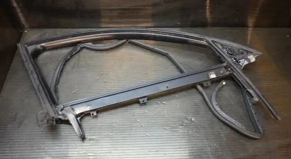 Audi A6 S6 C6 4F Front door window/glass frame 4F0837630