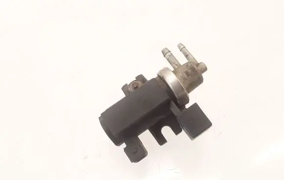 Vacuum valve