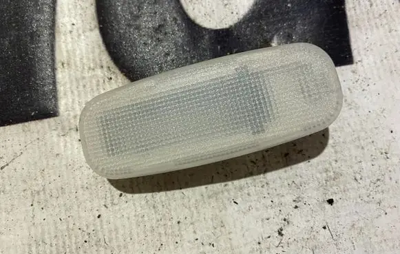 Mercedes-Benz E W210 Front fender indicator light a2108204001 2108204001