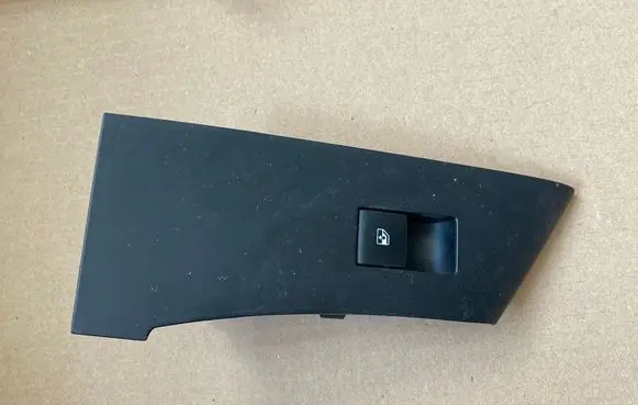 Opel Astra J Electric window control switch 13301886