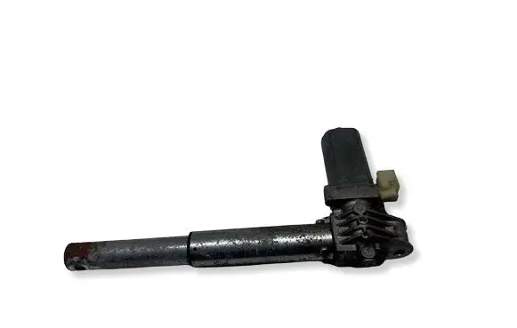 BMW 5 E60 E61 Seat adjustment motor 8321086