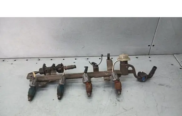 Mazda Premacy Fuel injector supply line/pipe 1100-12J60