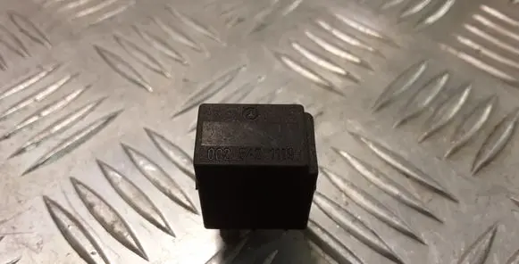 Mercedes-Benz C W203 Other relay 0025421119
