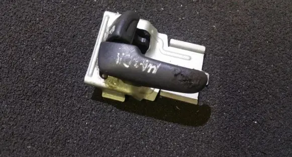 Mazda 626 Rear door interior handle mdh20i