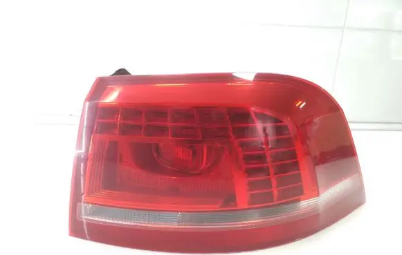 Volkswagen PASSAT B7 Rear/tail lights 3AF945208