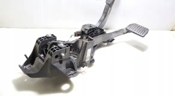 Ford Mondeo MK V Pedal assembly 