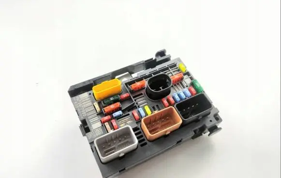Citroen Berlingo Fuse box set 9675877980