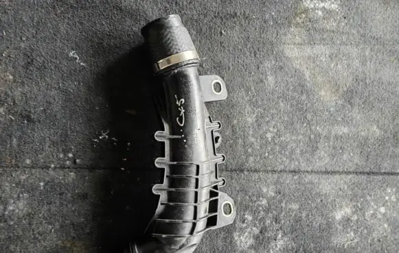Mazda CX-5 Air intake hose/pipe