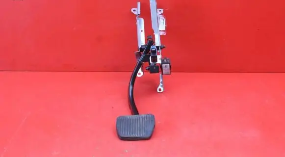 Volvo XC90 Accelerator throttle pedal