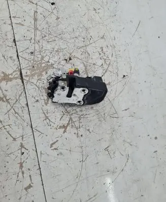 Chrysler 300 - 300C Front door lock