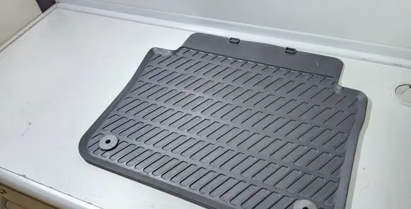 Audi A8 S8 D3 4E Rear floor mat 4E0061511 8E0864523