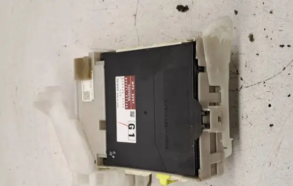 Toyota Prius (XW30) Comfort/convenience module 8922147140 8273047450A